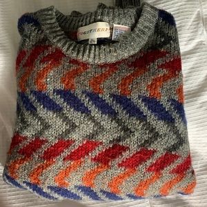 Crewneck cabled pullover sweater